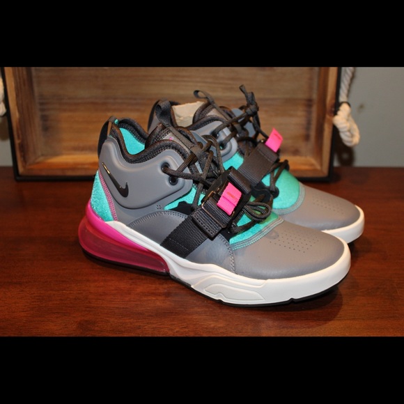 Nike Air Force 270 Size 6Y (GS) - Picture 1 of 6